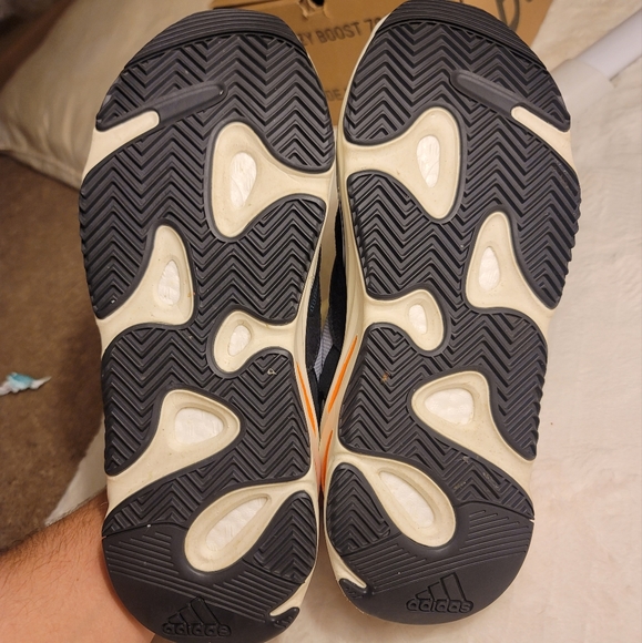 ADIDAS YEEZY 700 WAVERUNNER, size 11 - Picture 6 of 9
